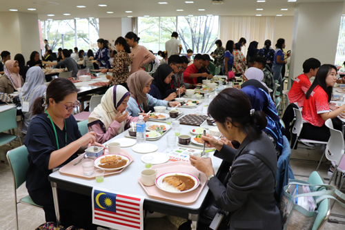 昼食会