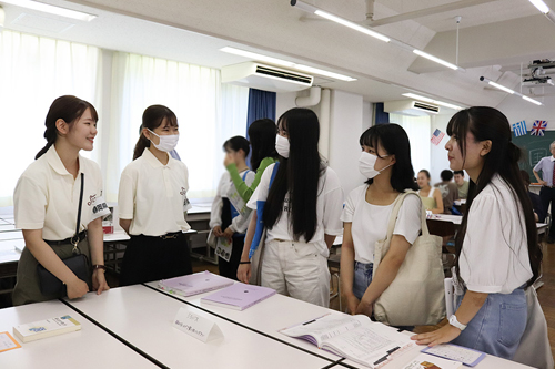 国際関係学部のオープンキャンパスの様子