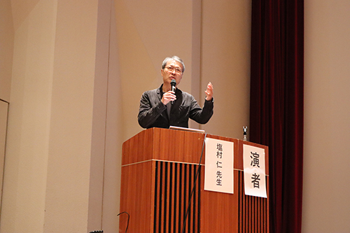 講演2で講師を務めた塩村氏