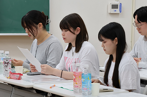 本学学生の発表の様子